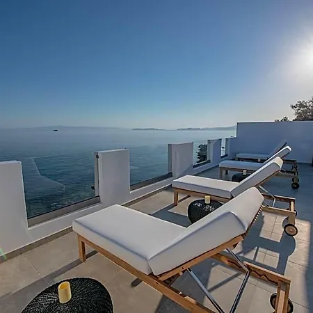 Hotel Flisvos Beachfront 3*
