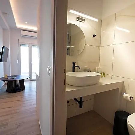 Hotel Flisvos Beachfront 3*