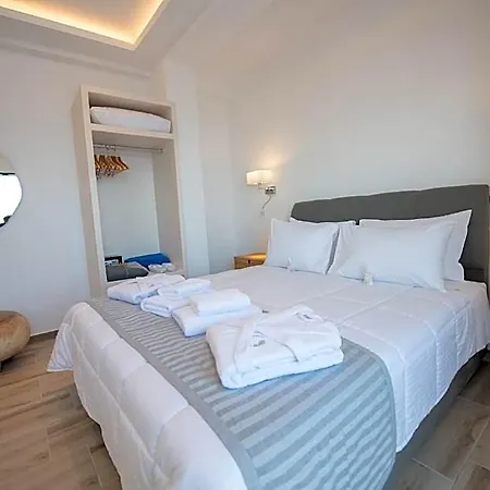 Hotel Flisvos Beachfront 3*